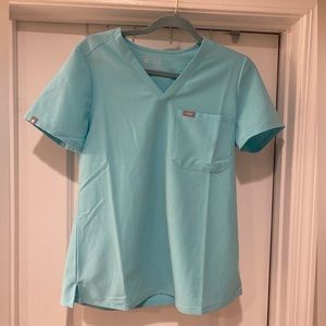 Small figs one pocket scrub top